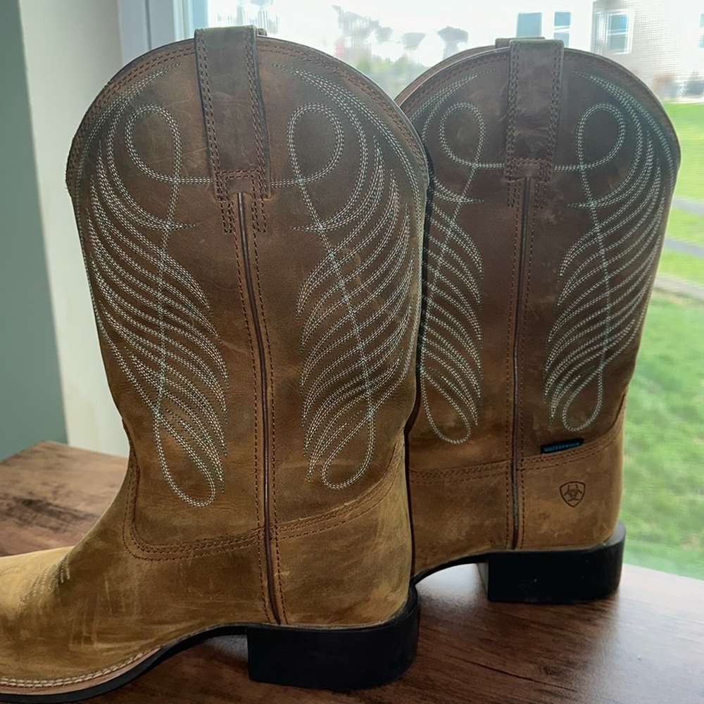 Ariat Brown Western Boots - Picture 3 of 5